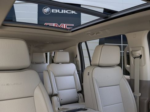 Used 2026 GMC Yukon XL Denali w/ Sun & Power Step Package AWD/4WD image 60