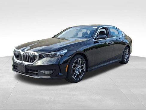Used 2025 BMW i5 eDrive40i RWD image 3