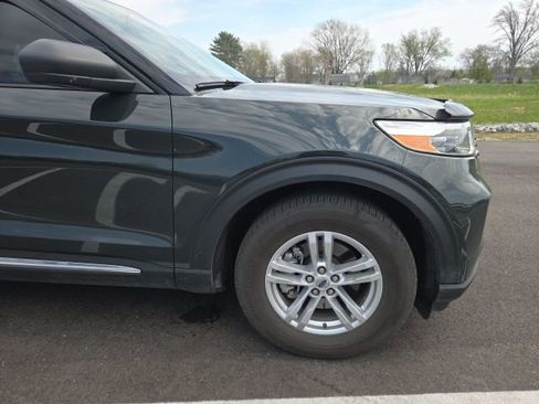Used 2023 Ford Explorer XLT RWD image 4