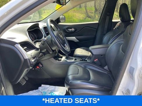 Used 2018 Jeep Cherokee Trailhawk AWD/4WD image 5