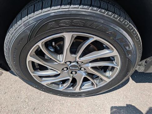 Certified 2022 Lincoln Corsair AWD w/ Equipment Group 101A image 9