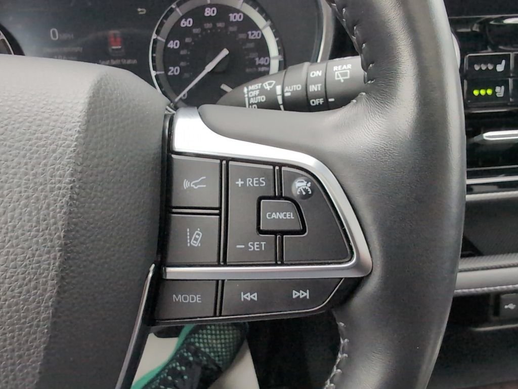 Used 2021 Toyota Highlander Platinum AWD/4WD image 23