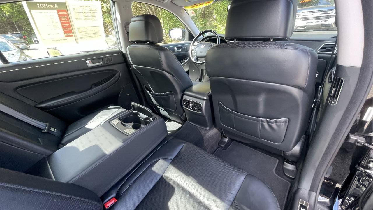 Used 2012 Hyundai Genesis 4.6 RWD image 26