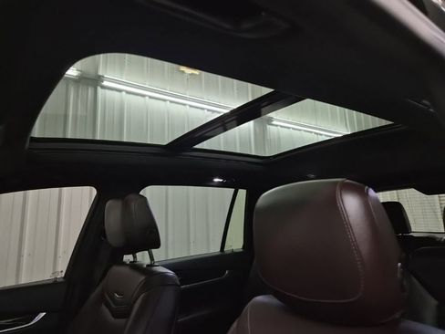 Used 2020 Cadillac XT6 Premium Luxury image 37