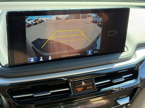 Used 2025 Acura MDX SH-AWD image 25