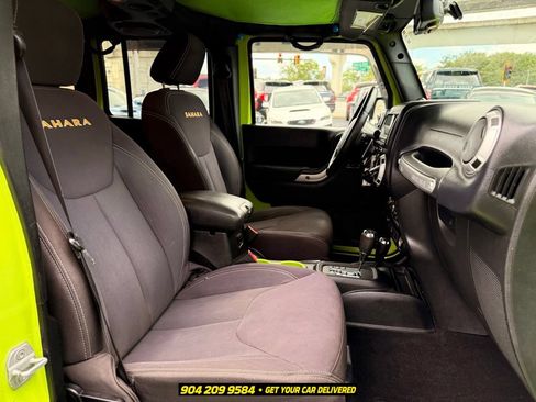 Used 2013 Jeep Wrangler Unlimited Sahara w/ Dual Top Group AWD/4WD image 32