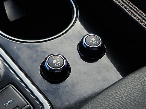 Certified 2023 Nissan Maxima SR w/ Sport Mat Group image 25