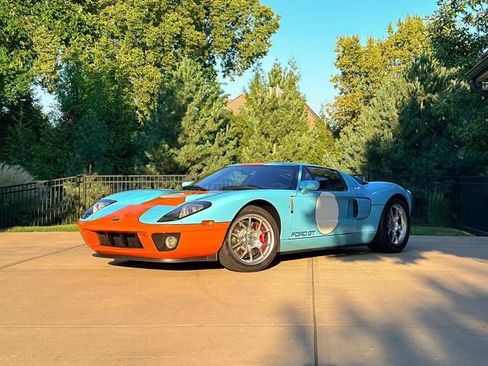 Used 2006 Ford GT RWD image 3