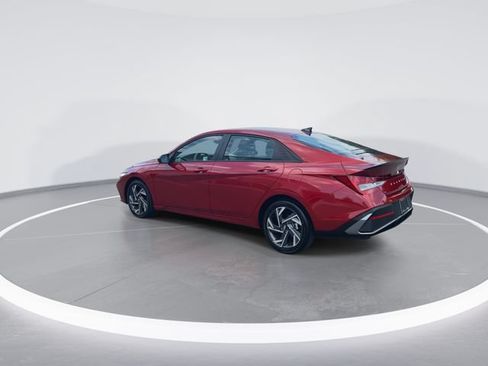Certified 2025 Hyundai Elantra SEL FWD image 6