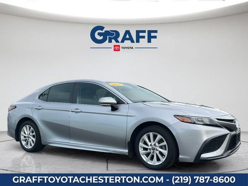 Used 2024 Toyota Camry SE FWD image 4