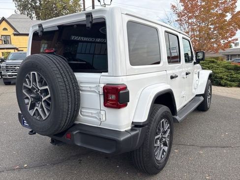 Used 2024 Jeep Wrangler Unlimited Sahara AWD/4WD image 3