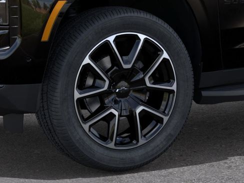 New 2026 Chevrolet Suburban RST w/ RST Capability Package AWD/4WD image 9