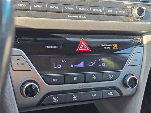 Used 2017 Hyundai Elantra SE w/ SE A/T Tech Package 03 FWD image 18