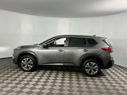 Used 2023 Nissan Rogue SV image 10