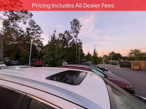 Used 2017 Toyota Highlander XLE FWD image 11