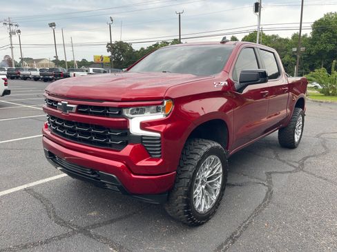 Used 2025 Chevrolet Silverado 1500 RST AWD/4WD image 3