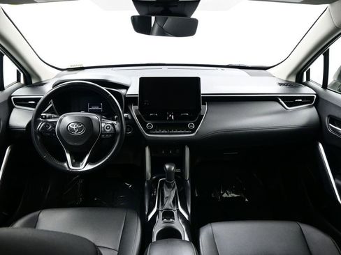 Used 2023 Toyota Corolla Cross XLE w/ Convenience Package FWD image 9