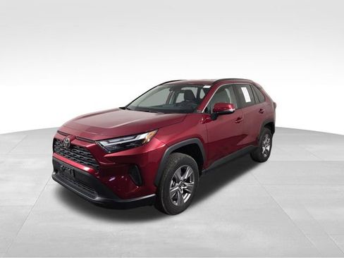 Used 2025 Toyota RAV4 XLE image 2