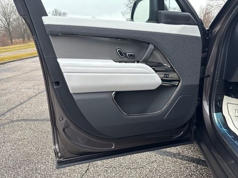 New 2026 Land Rover Range Rover Sport SE image 8