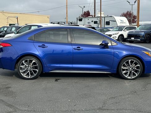 Used 2021 Toyota Corolla SE image 3
