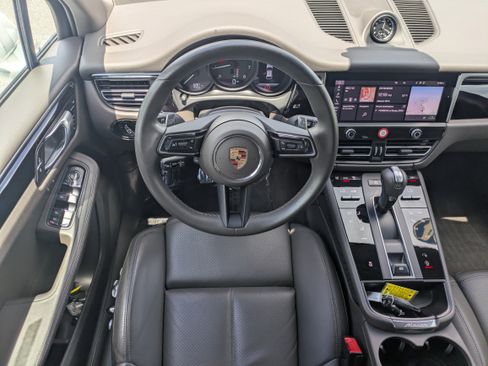 Used 2024 Porsche Macan AWD/4WD image 15