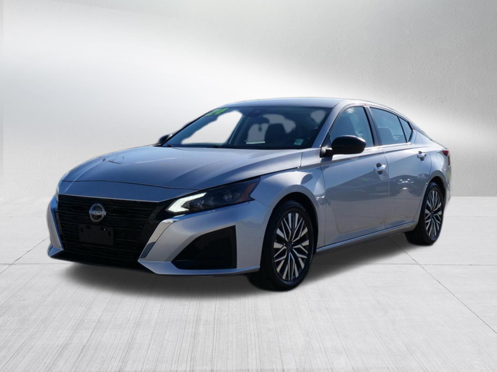 Used 2024 Nissan Altima 2.5 SV FWD image 7