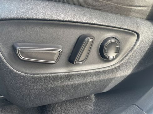 Used 2025 Toyota RAV4 XLE image 24