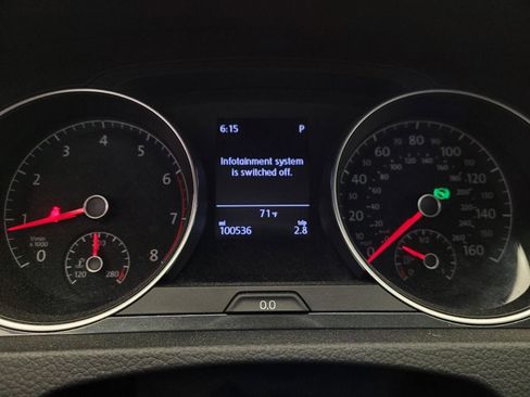 Used 2018 Volkswagen Golf S image 23