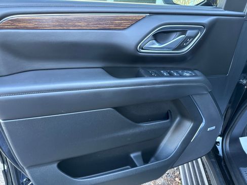 Used 2024 Chevrolet Suburban High Country image 10