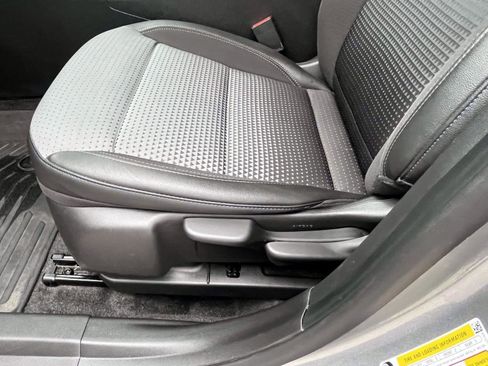 Certified 2024 Chevrolet Trax LT image 17