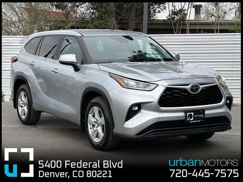 Used 2020 Toyota Highlander LE AWD/4WD image 1