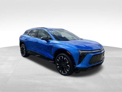 Used 2025 Chevrolet Blazer EV RS w/ Super Cruise Package image 2