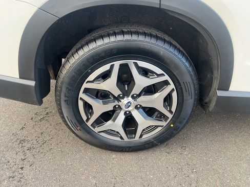 Used 2023 Subaru Forester Premium image 56