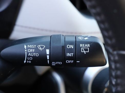 Used 2019 Toyota RAV4 XLE Premium image 37