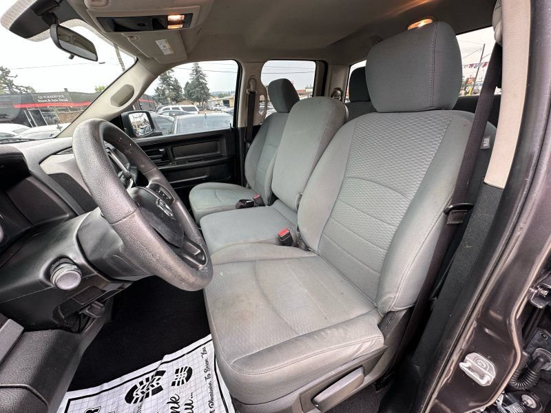 Used 2018 RAM 1500 Express AWD/4WD image 16