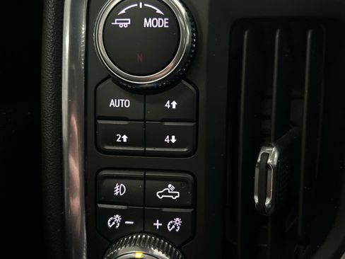 Used 2021 GMC Sierra 3500 Denali w/ Denali Black Diamond Edition AWD/4WD image 14