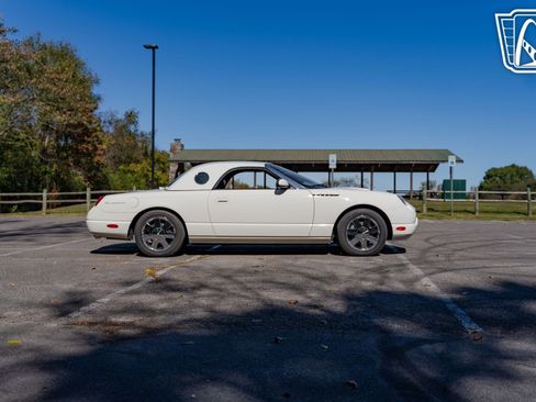 Used 2002 Ford Thunderbird image 34