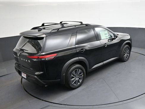 Used 2025 Nissan Pathfinder SV image 21