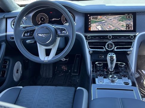 Certified 2025 Bentley Flying Spur Plug-In Hybrid w/ First Edition Specification AWD/4WD image 4