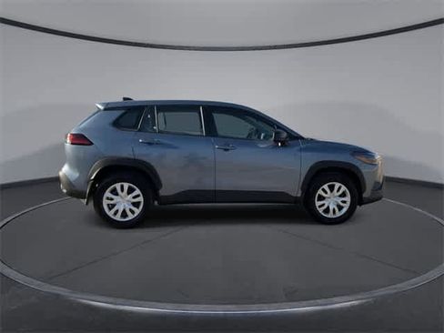 Used 2026 Toyota Corolla Cross L image 9