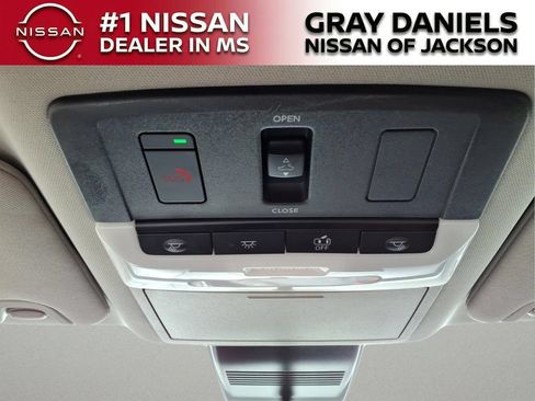 Used 2024 Nissan Altima 2.5 SR w/ SR Premium Package FWD image 21
