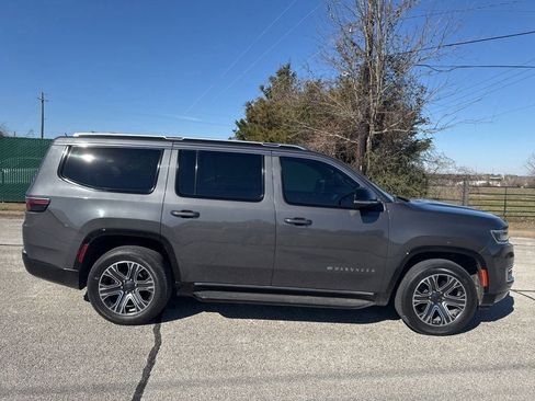 Used 2023 Jeep Wagoneer Series II image 1