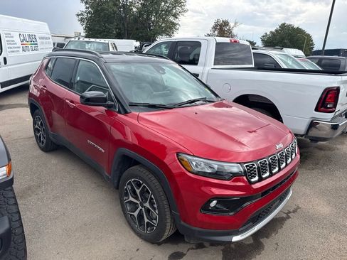 Used 2025 Jeep Compass Limited AWD/4WD image 11