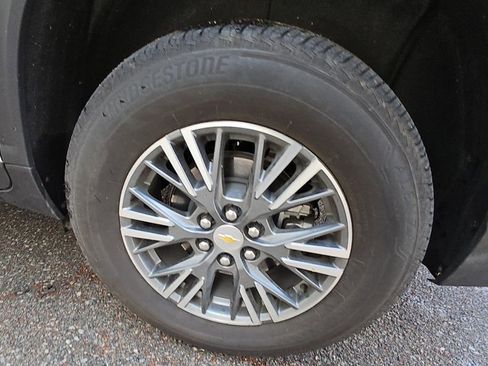 Used 2024 Chevrolet Traverse LT w/ LPO, Floor Liner Package FWD image 6