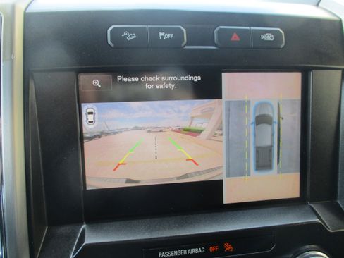 Used 2015 Ford F150 Platinum w/ Equipment Group 701A Luxury image 21