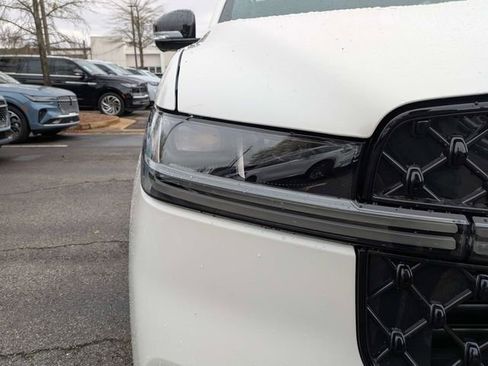 New 2026 Lincoln Navigator L Reserve w/ Jet Appearance Package AWD/4WD image 10