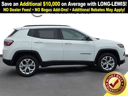 Used 2024 Jeep Compass Latitude image 8