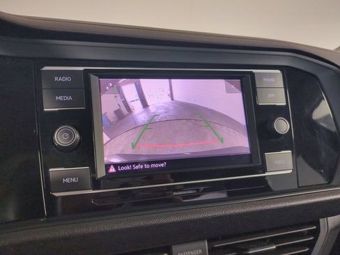 Used 2024 Volkswagen Jetta SE FWD image 22