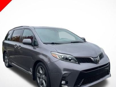 Used 2019 Toyota Sienna SE Premium
