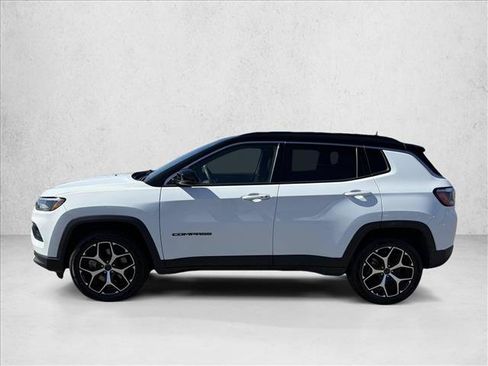Used 2025 Jeep Compass Limited AWD/4WD image 9